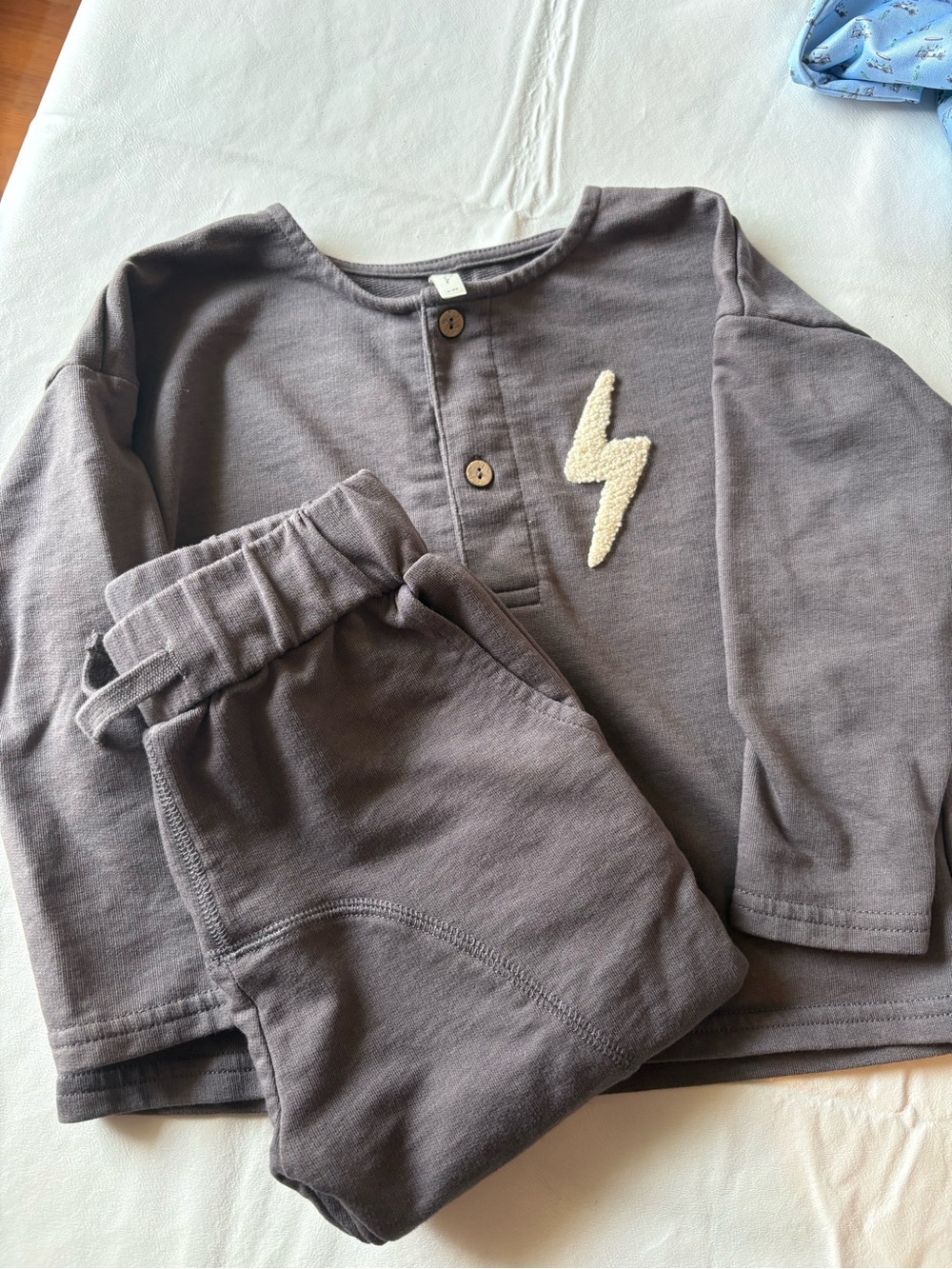 Rylee & Cru boy set, grey Henley lightening sweatshirt with pants, size 2-3 yrs